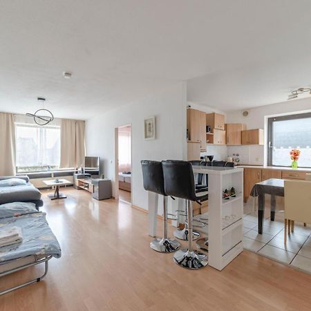 Schoene, Moeblierte Wohnung Mit Balkon Und Tiefgarage Дюссельдорф Екстер'єр фото