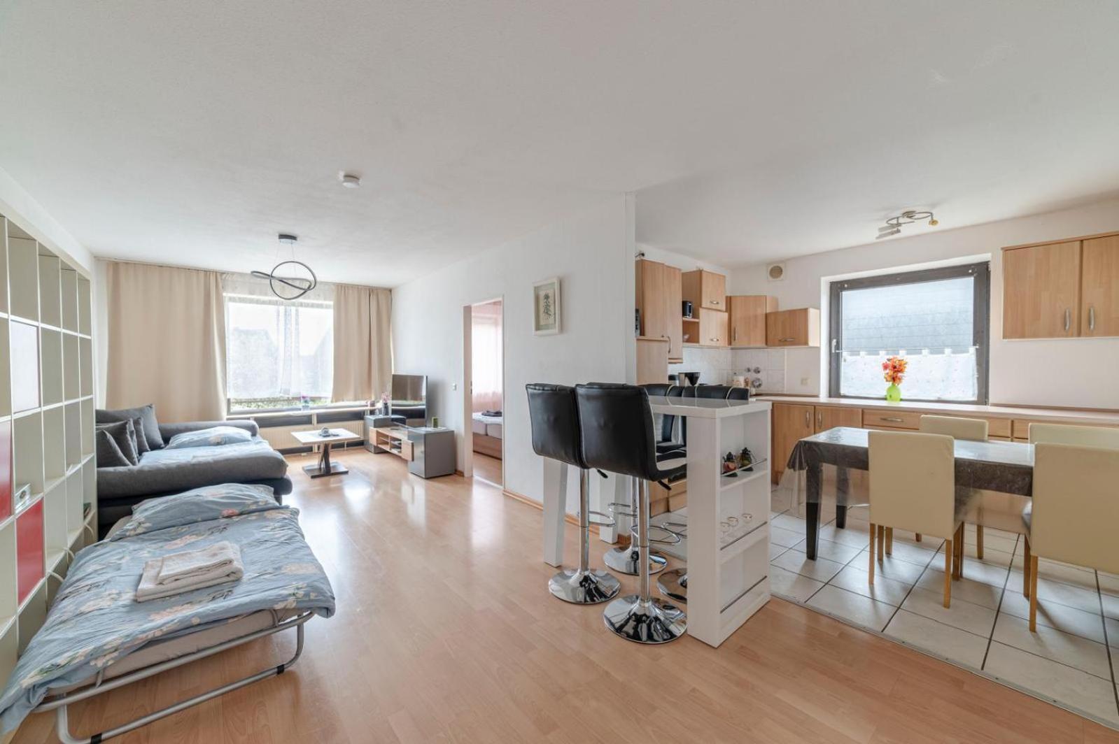 Schoene, Moeblierte Wohnung Mit Balkon Und Tiefgarage Дюссельдорф Екстер'єр фото